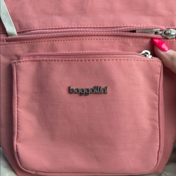 Baggallini Coral Pink Crossbody Organizer Like New Beautiful main image 8